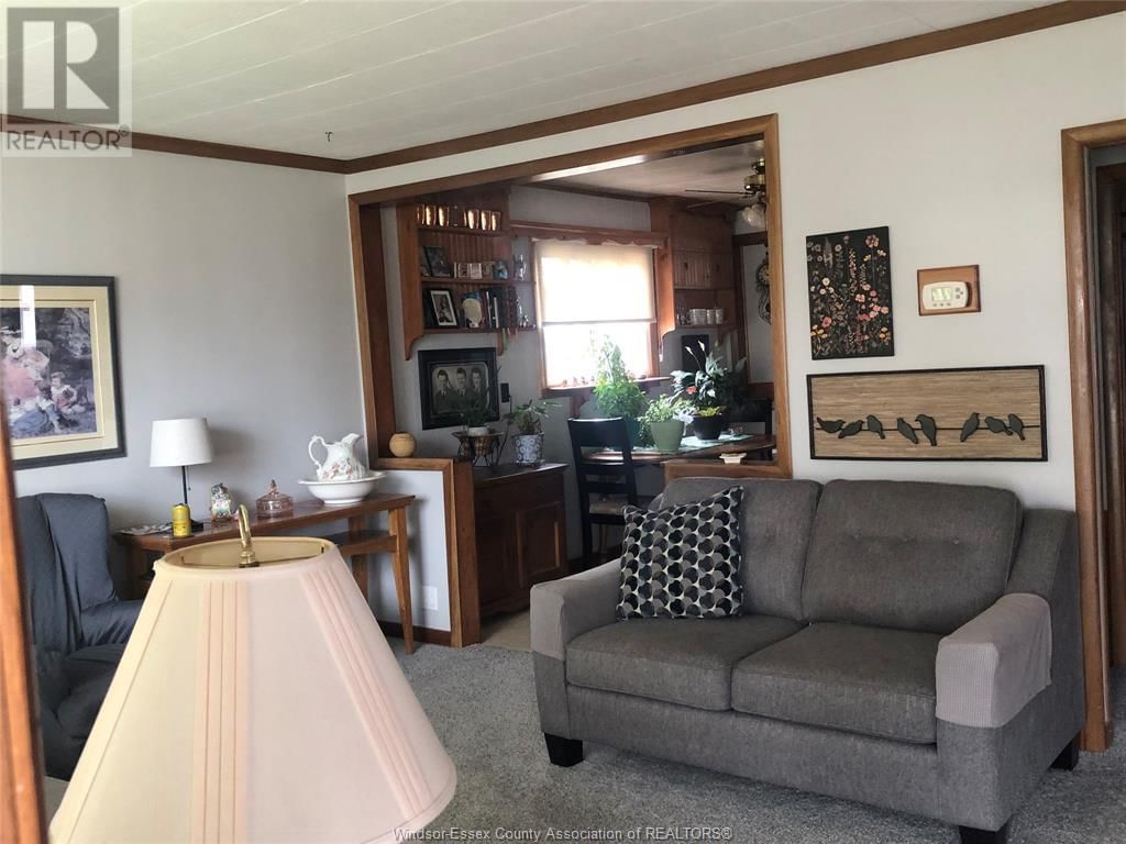 2265 FOREST AVENUE Image 2