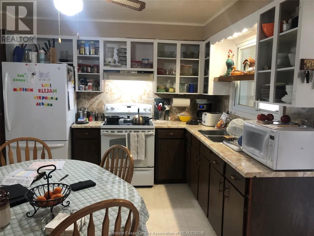2265 FOREST AVENUE Image 4