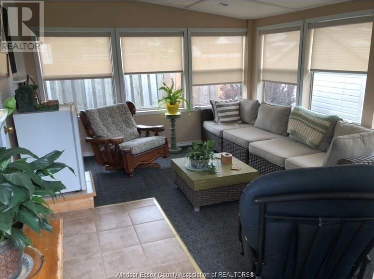 2265 FOREST AVENUE Image 5