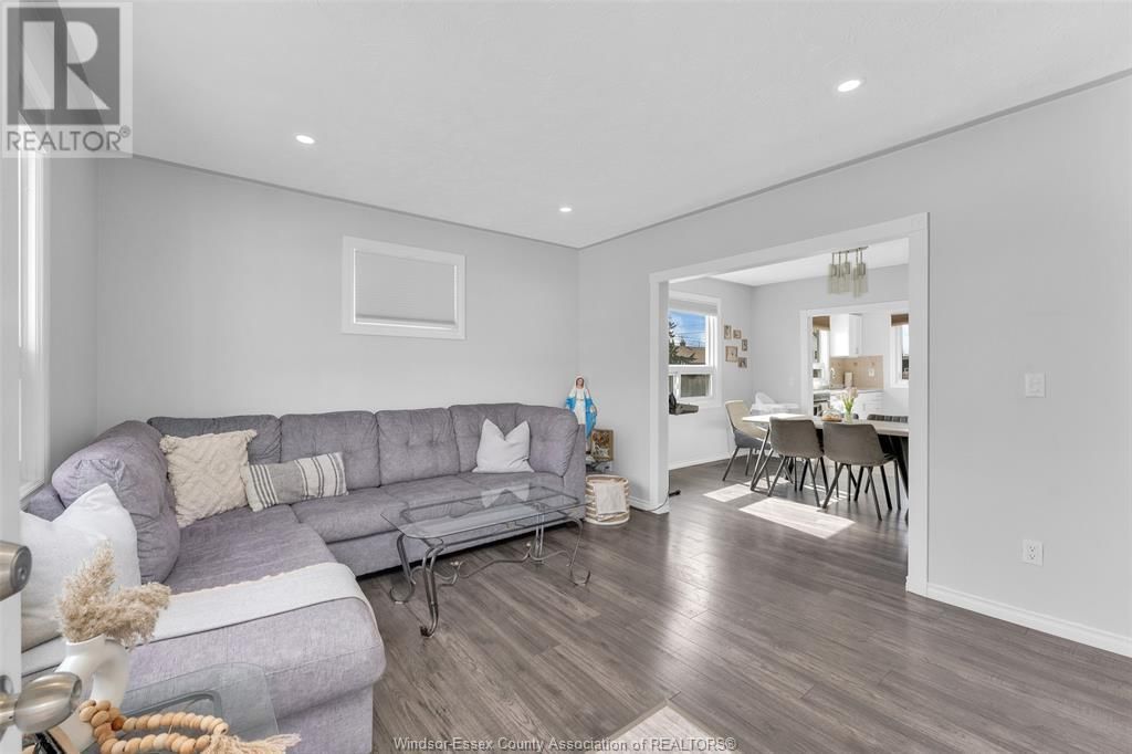 1495 ARTHUR ROAD Image 4
