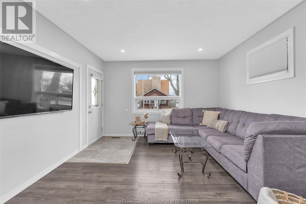 1495 ARTHUR ROAD Image 6
