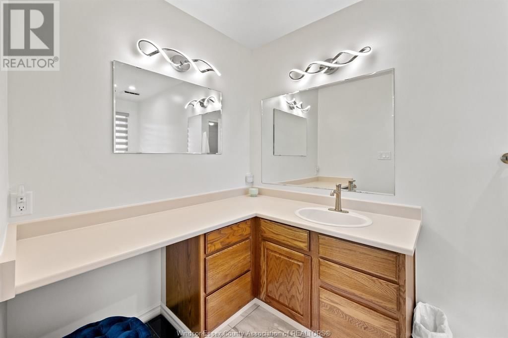 7030 HOWARD Image 17