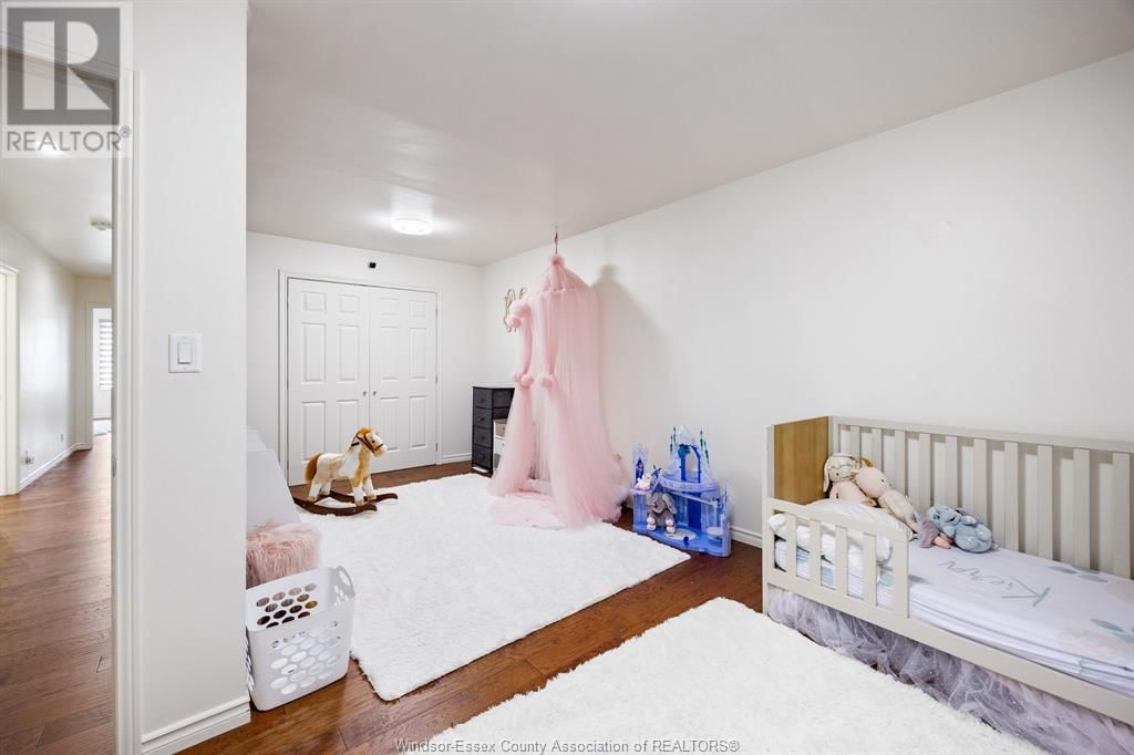 7030 HOWARD Image 22