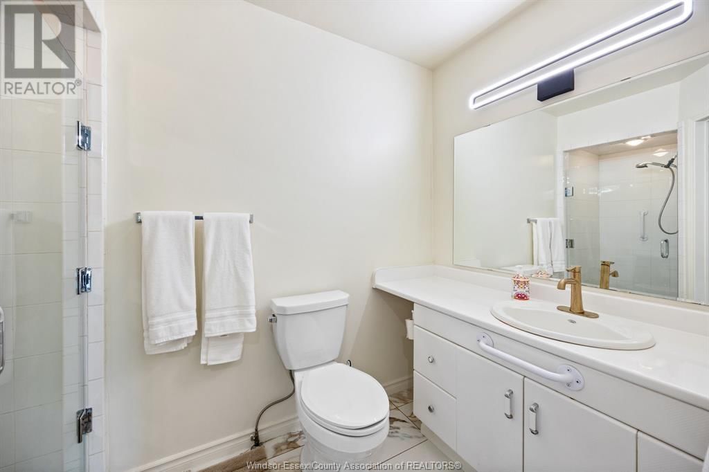 7030 HOWARD Image 26