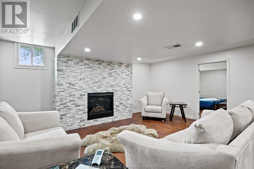 7030 HOWARD Image 33