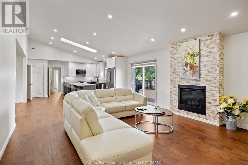 7030 HOWARD Image 9