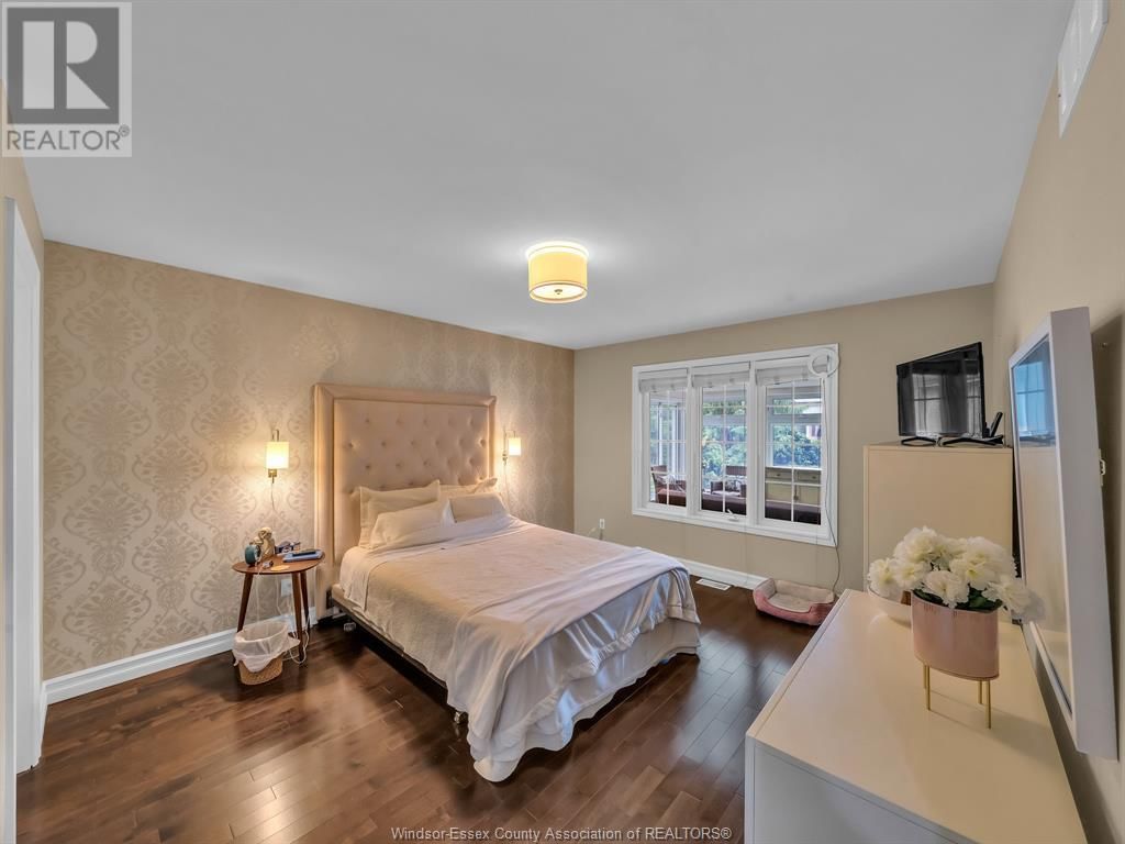 879 COUSINEAU ROAD Image 14
