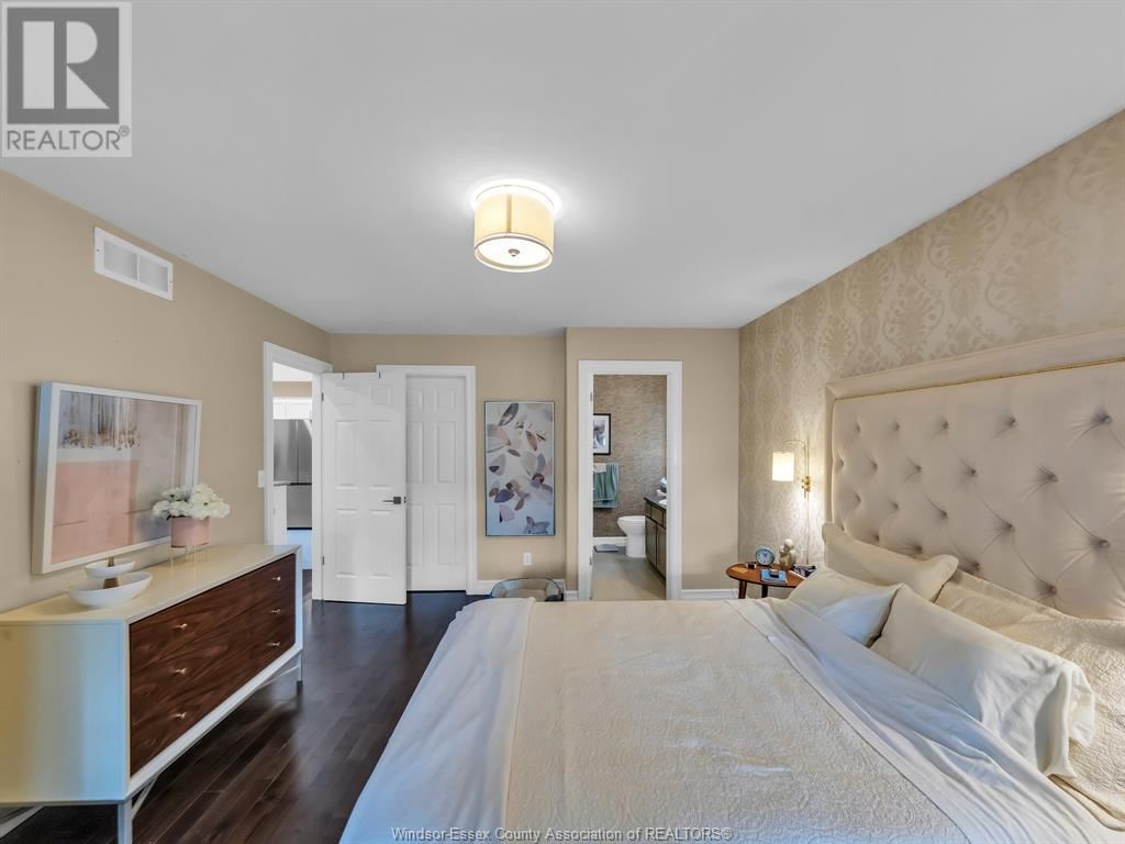 879 COUSINEAU ROAD Image 15