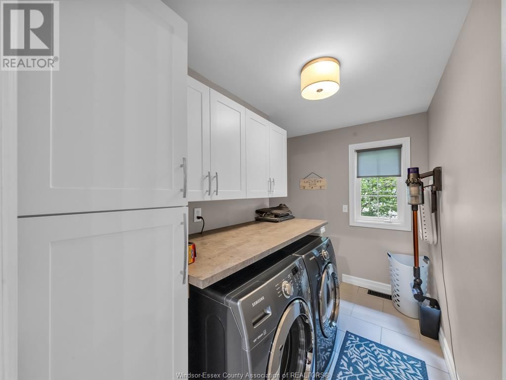 879 COUSINEAU ROAD Image 18