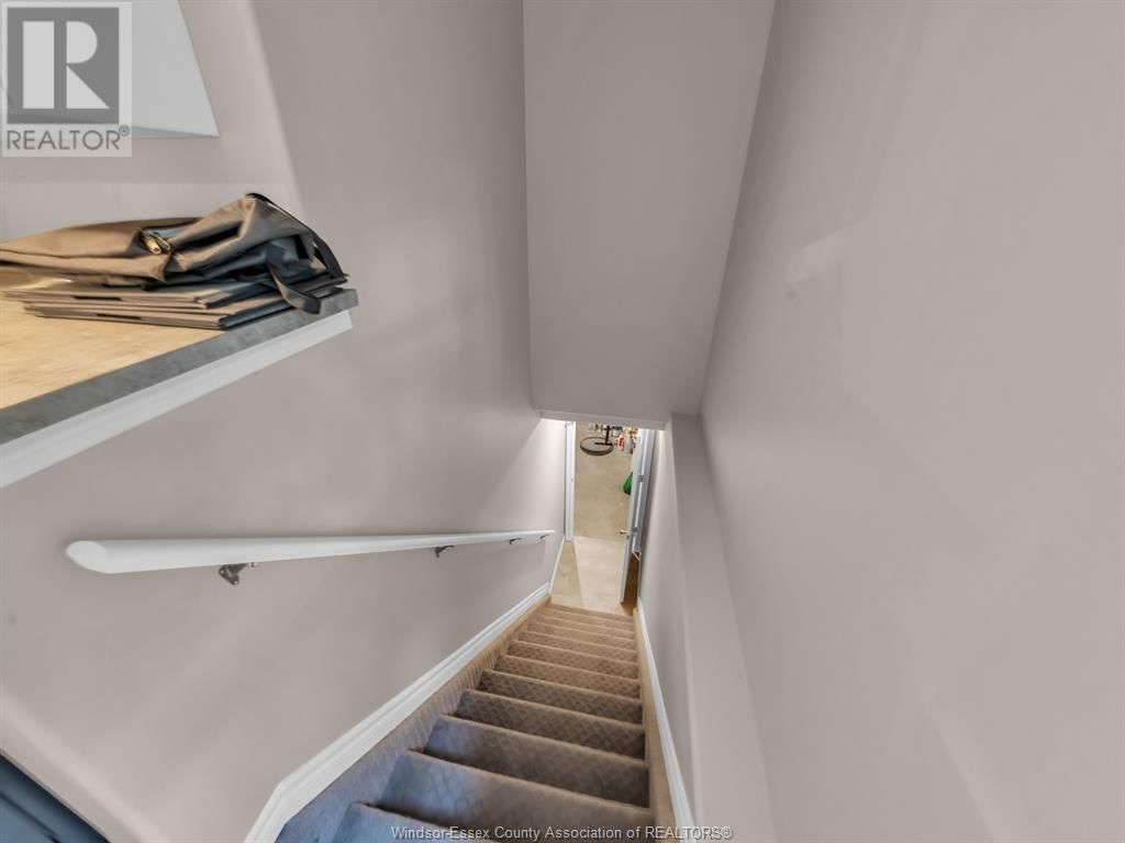 879 COUSINEAU ROAD Image 19