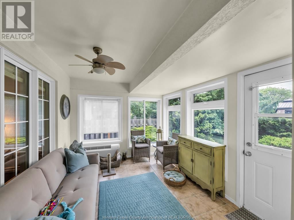 879 COUSINEAU ROAD Image 23