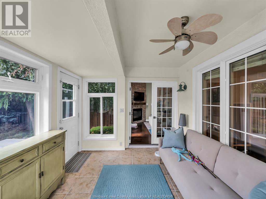879 COUSINEAU ROAD Image 24