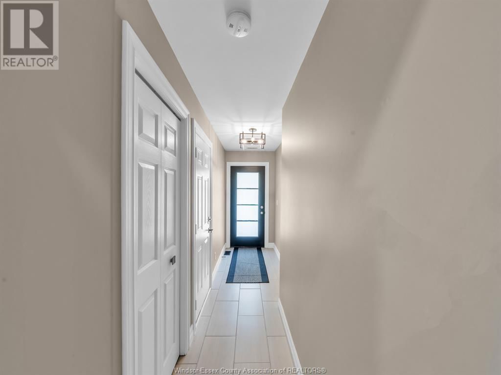 879 COUSINEAU ROAD Image 3