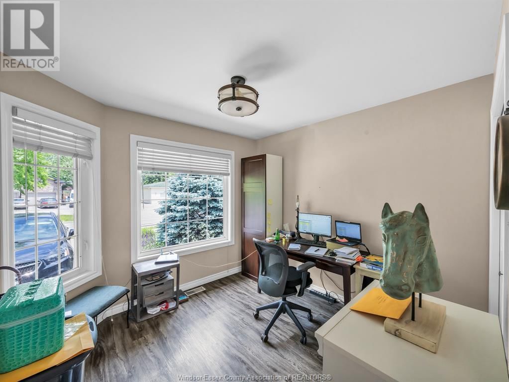 879 COUSINEAU ROAD Image 4