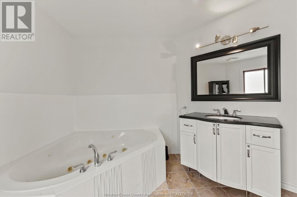 1387 CROSSWINDS DRIVE Image 24