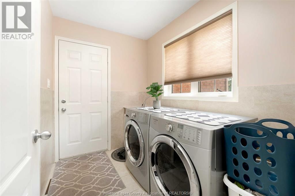 936 NORTH TALBOT Image 21