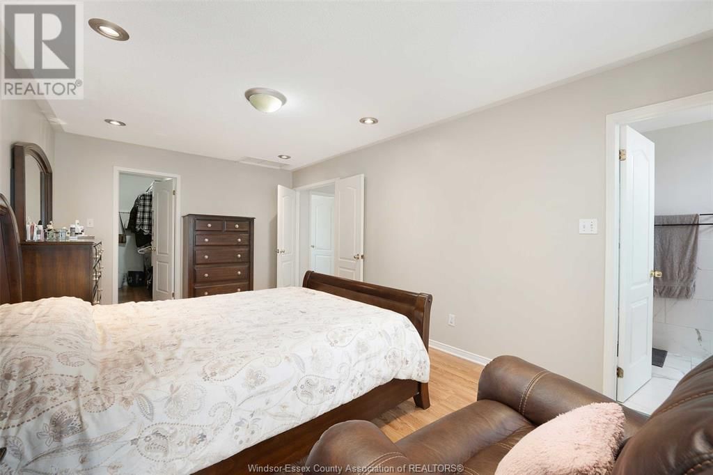 936 NORTH TALBOT Image 25
