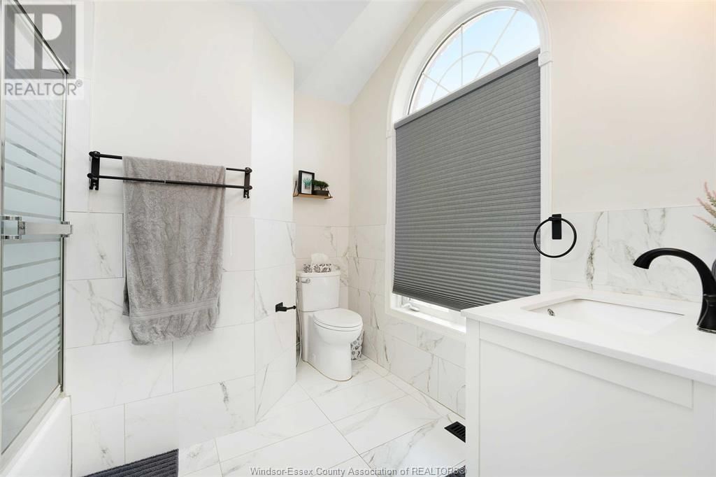936 NORTH TALBOT Image 26