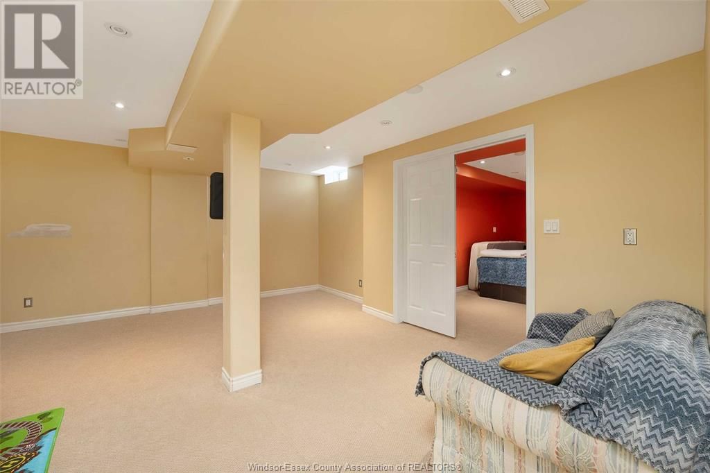 936 NORTH TALBOT Image 33