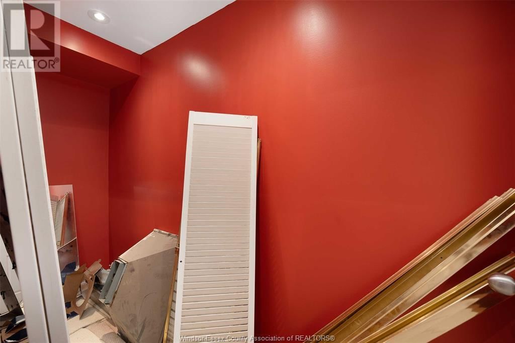 936 NORTH TALBOT Image 38