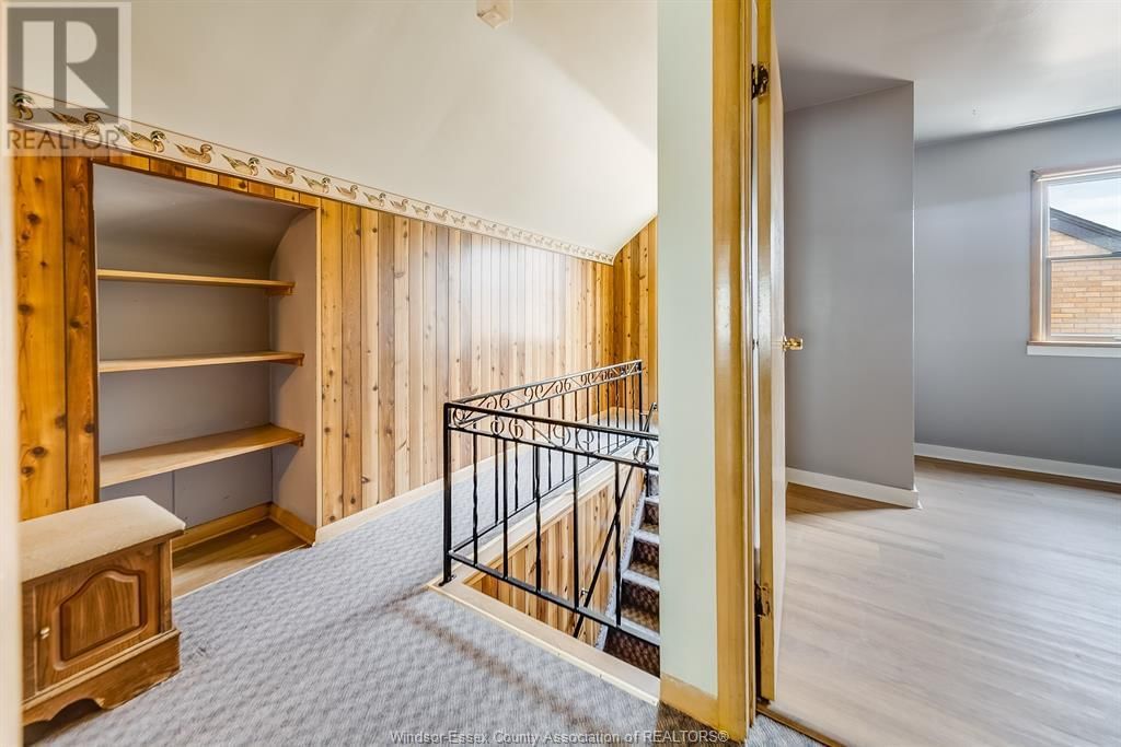 2332 HALL AVENUE Image 22