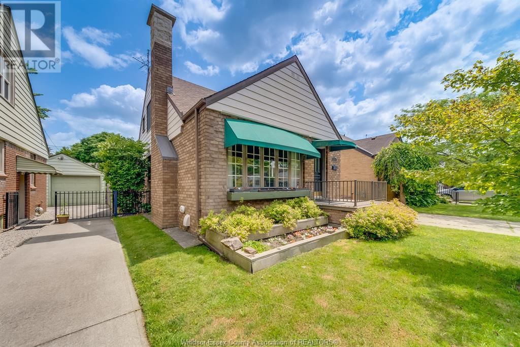 2332 HALL AVENUE Image 3