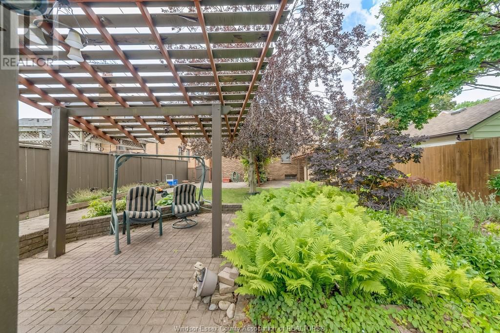 2332 HALL AVENUE Image 34