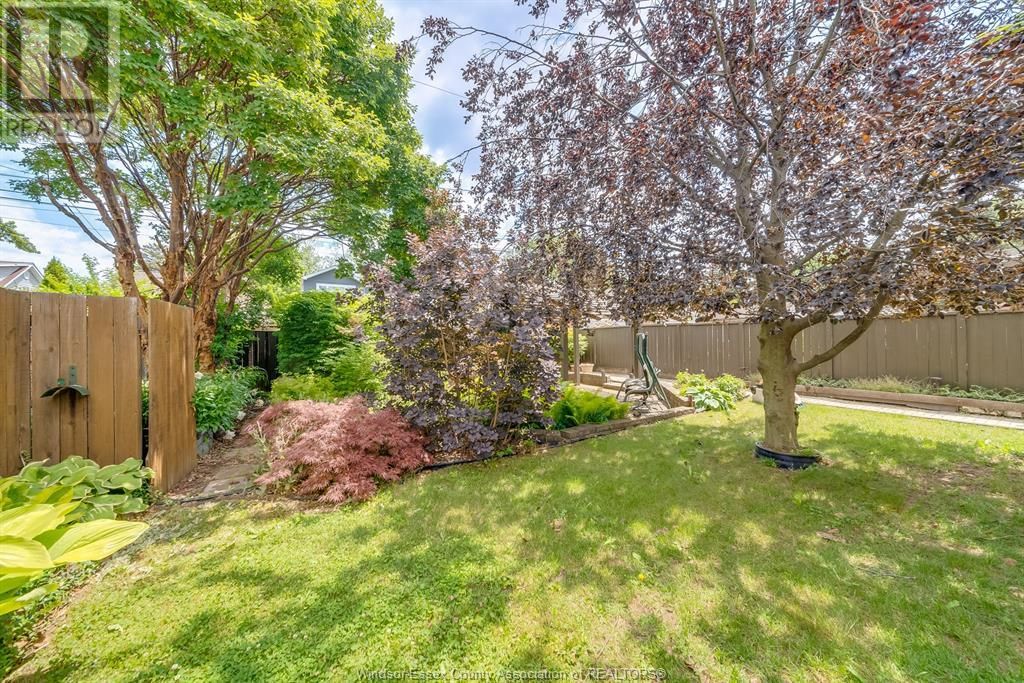2332 HALL AVENUE Image 38