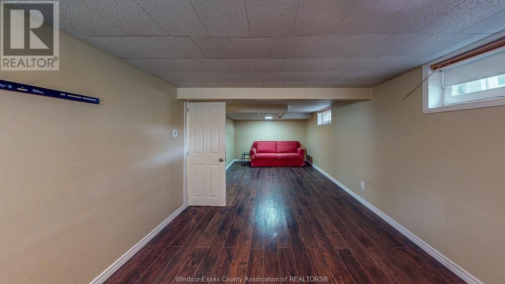 2332 HALL AVENUE Image 40
