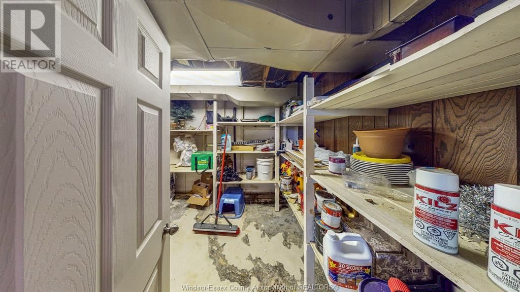 2332 HALL AVENUE Image 41