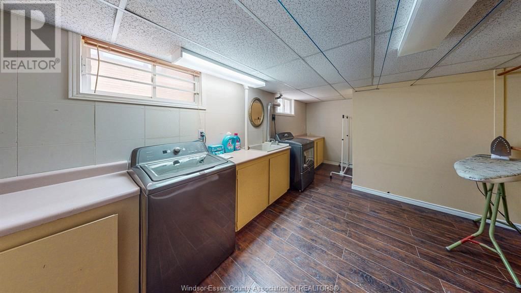 2332 HALL AVENUE Image 42