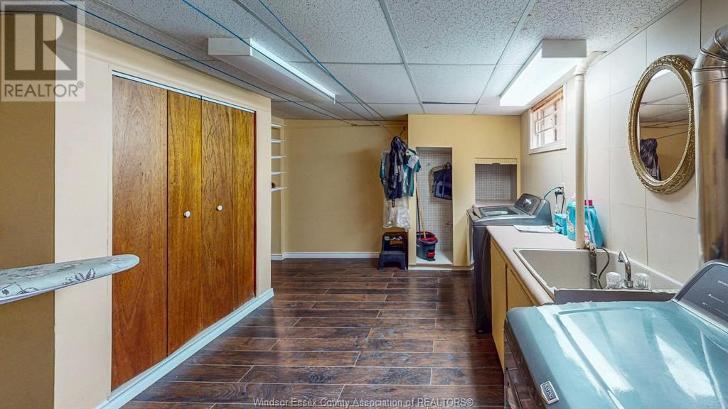 2332 HALL AVENUE Image 43