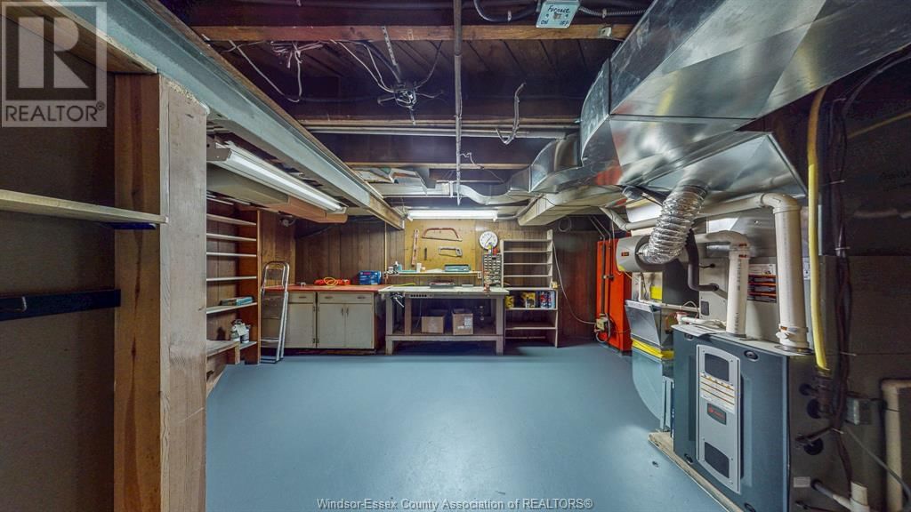 2332 HALL AVENUE Image 44