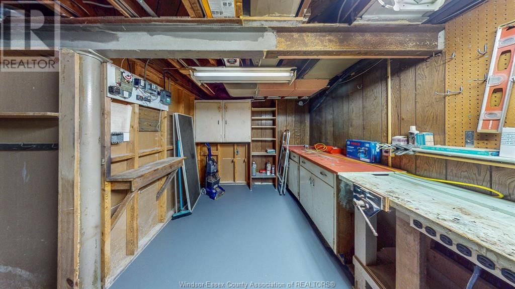 2332 HALL AVENUE Image 45