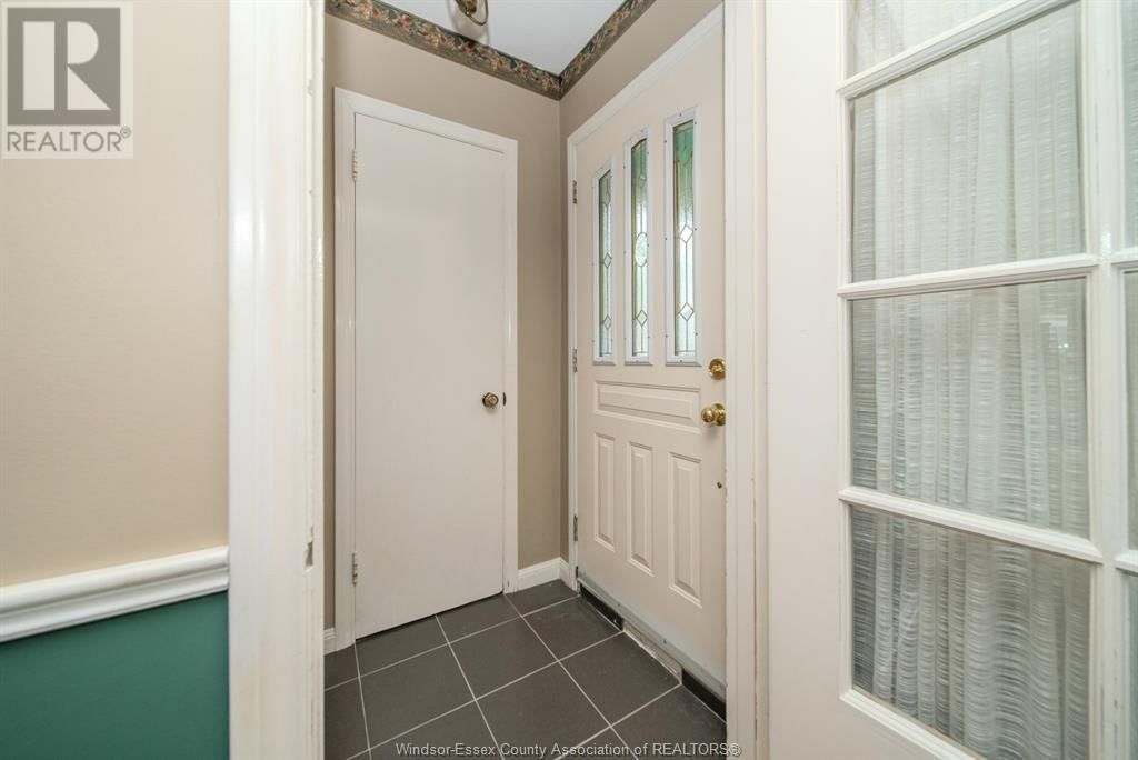 2332 HALL AVENUE Image 6