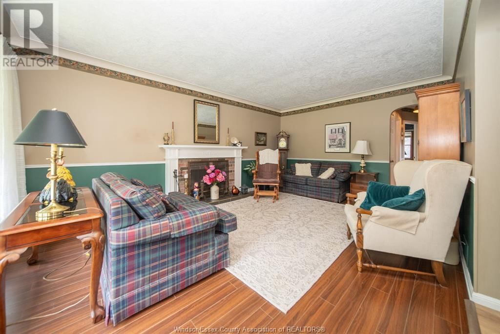 2332 HALL AVENUE Image 7