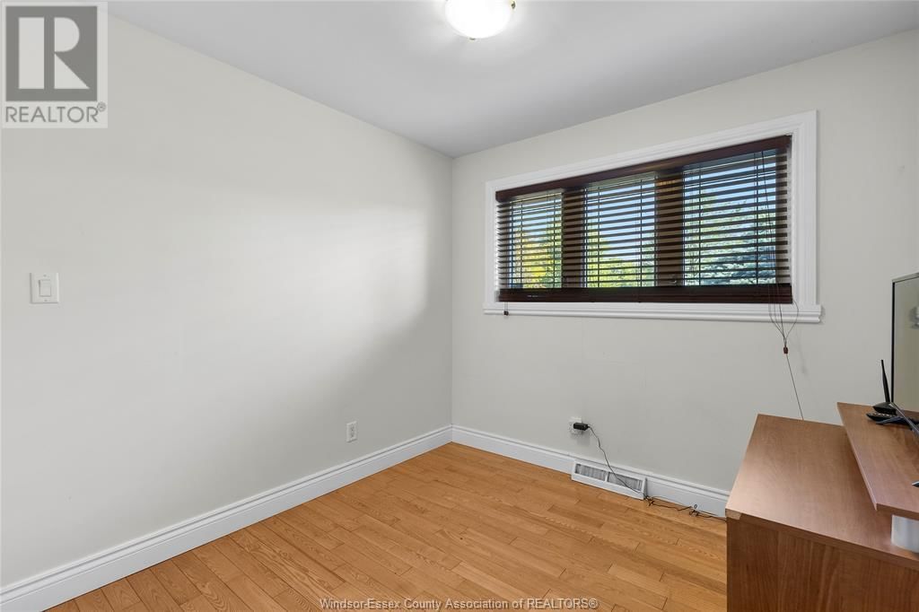 8 ERIE VIEW ROAD Image 18