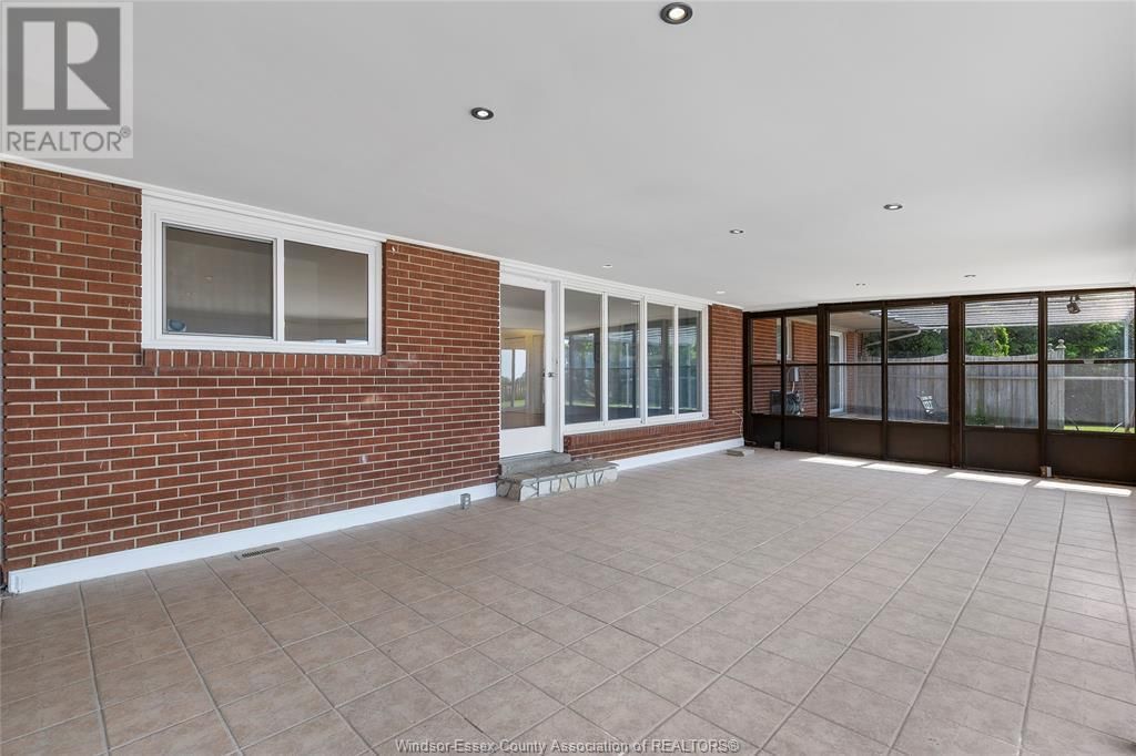 8 ERIE VIEW ROAD Image 21