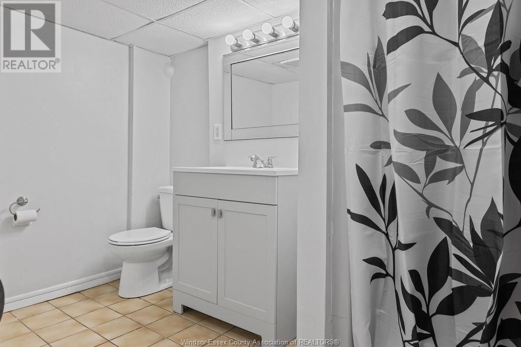 393 ELM AVENUE Image 20
