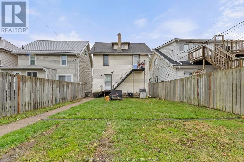 393 ELM AVENUE Image 22