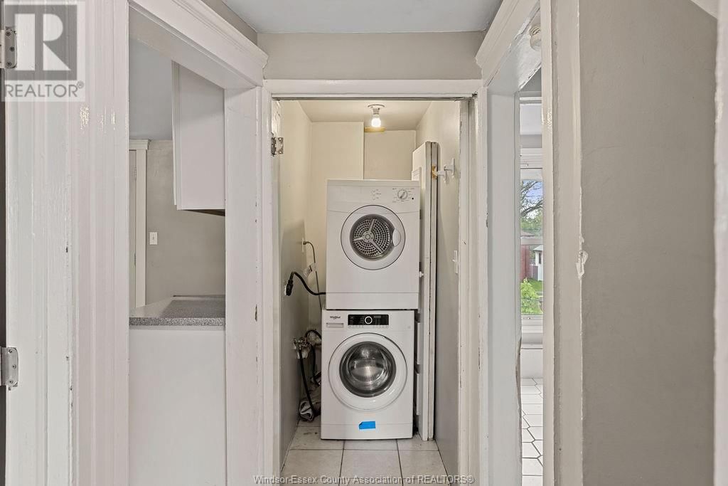 393 ELM AVENUE Image 7