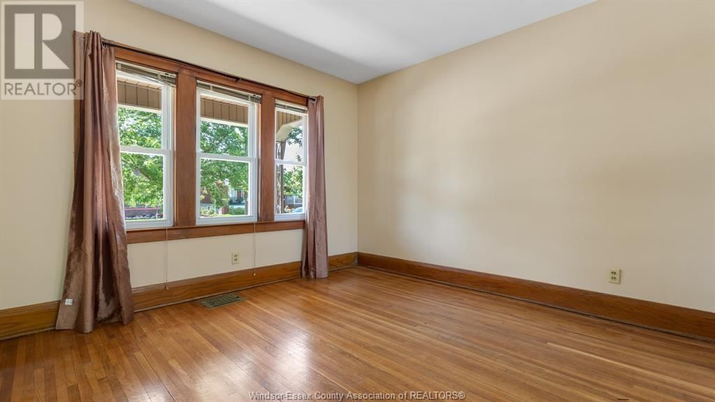 1060 LAWRENCE ROAD Image 9
