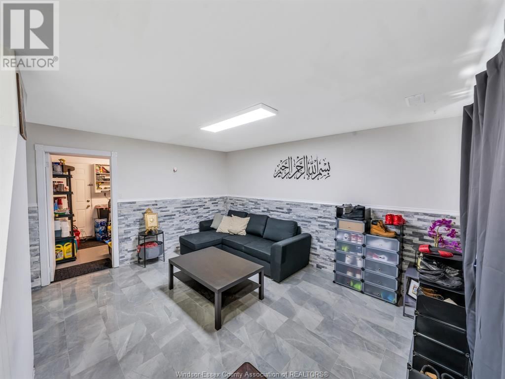 10670 LAMBETH ROAD Image 12
