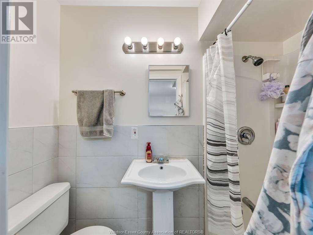 10670 LAMBETH ROAD Image 15