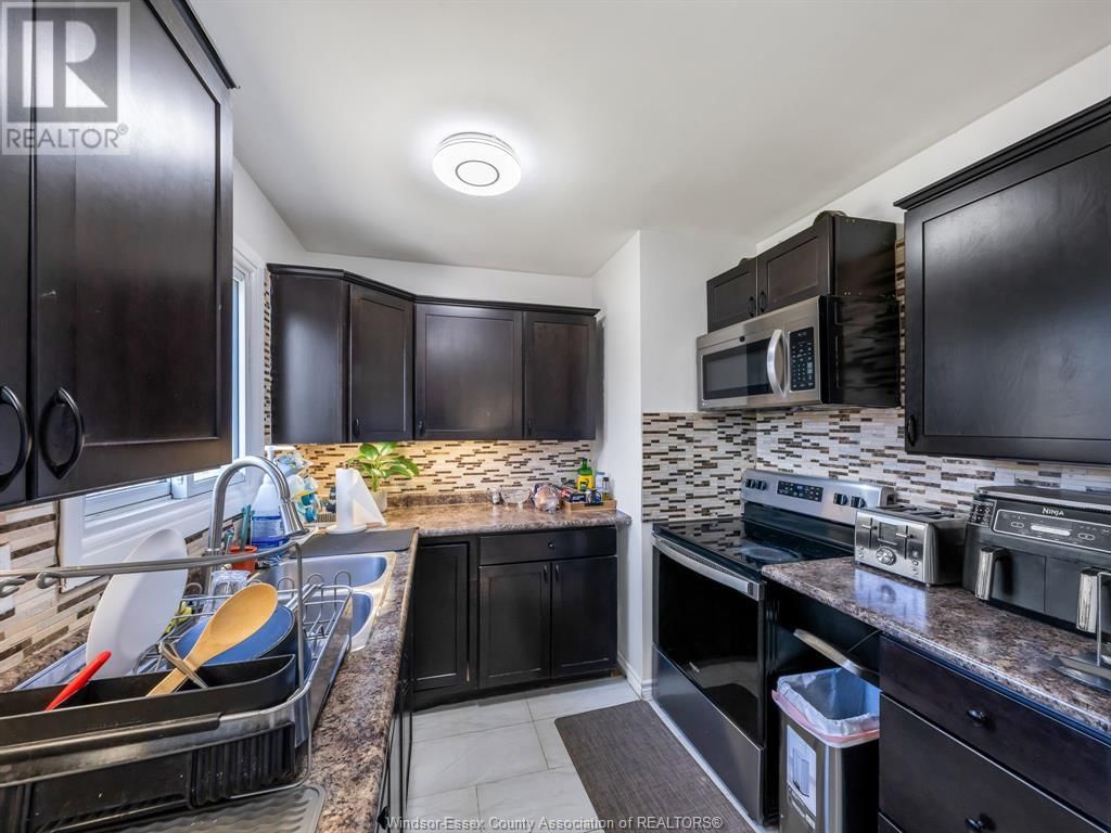 10670 LAMBETH ROAD Image 24