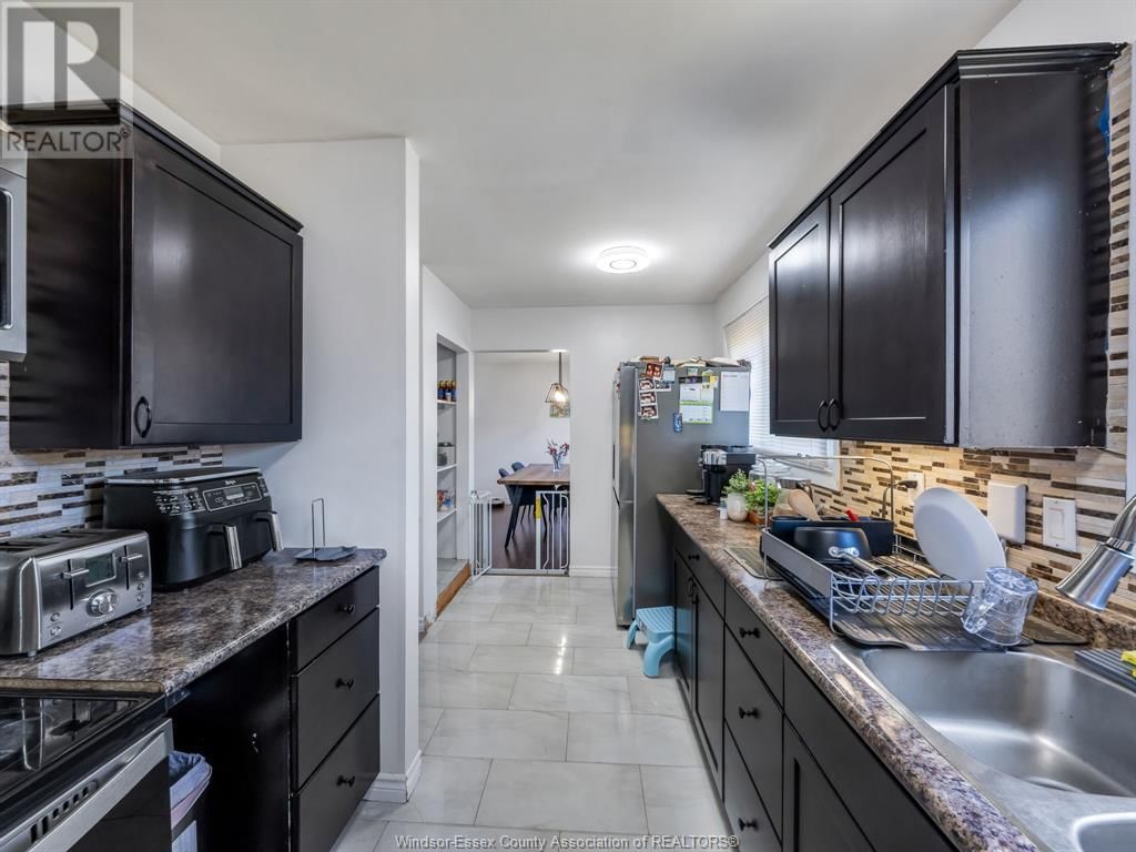 10670 LAMBETH ROAD Image 26