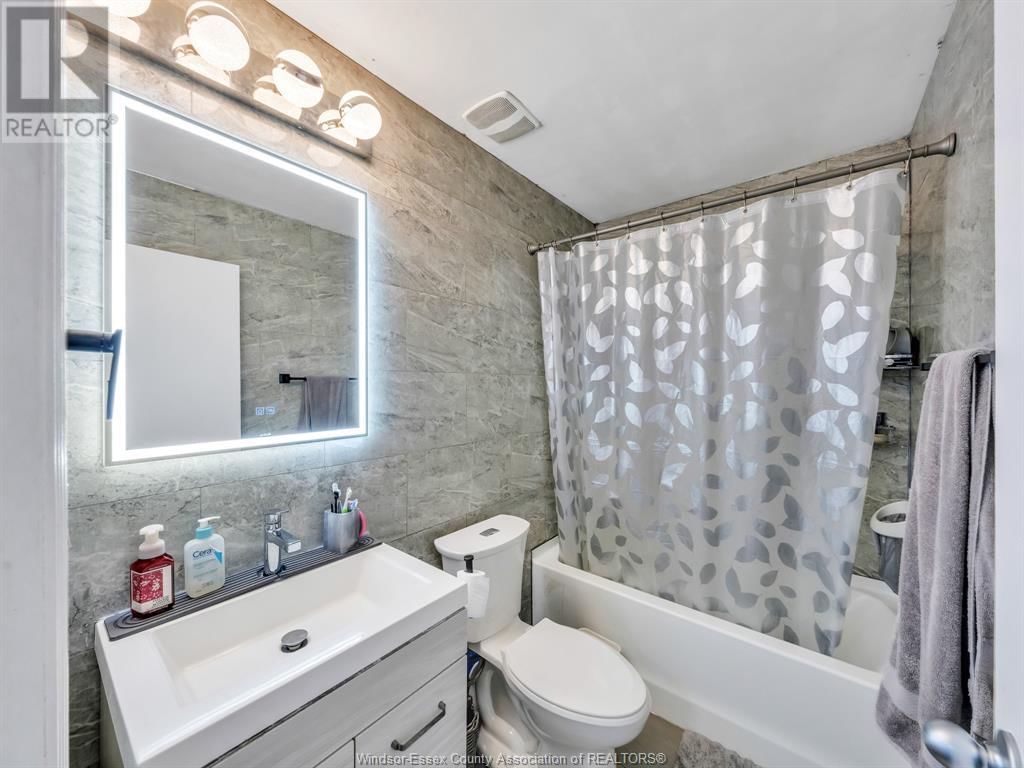 10670 LAMBETH ROAD Image 29