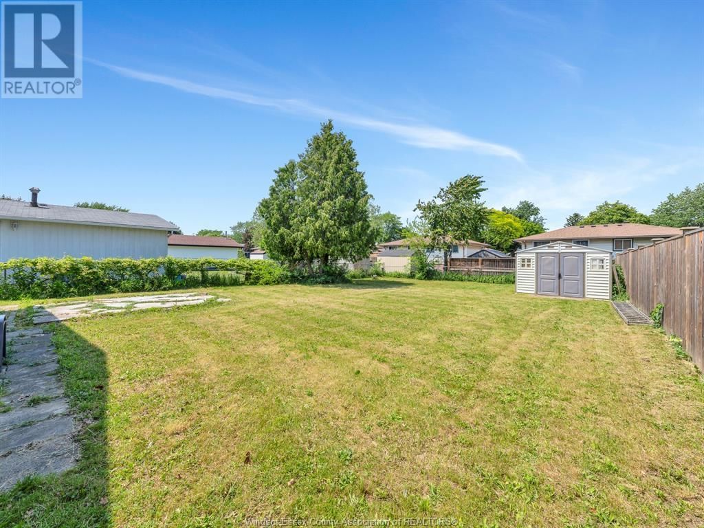10670 LAMBETH ROAD Image 35