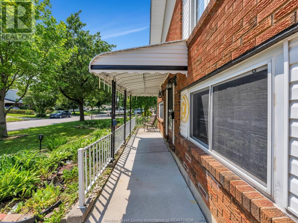10670 LAMBETH ROAD Image 6