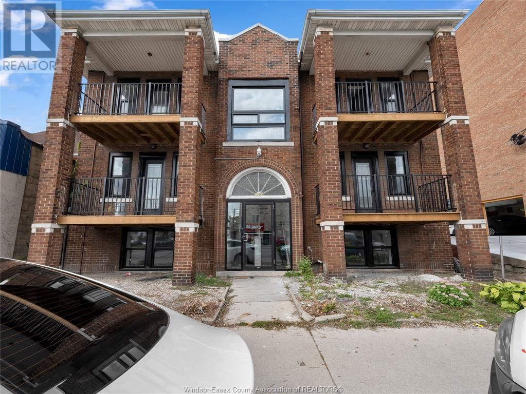 9 - 1766 UNIVERSITY AVENUE Image 1